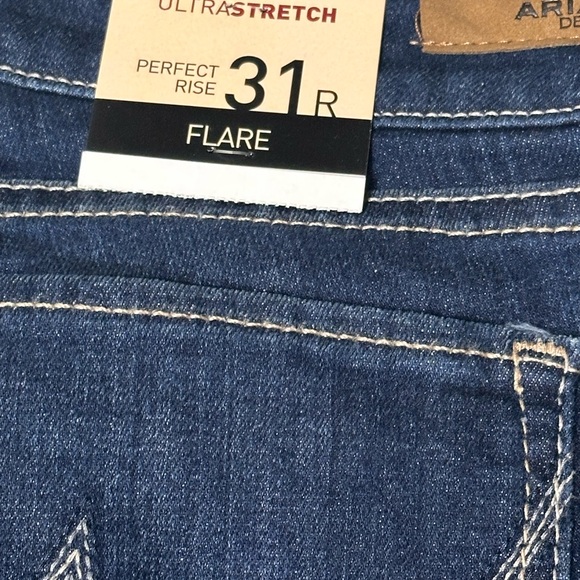 NWT ARIAT Ultra Stretch Flare Jeans - Picture 3 of 5